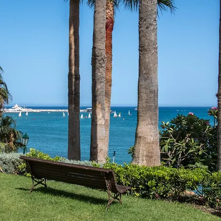 Stunning Beachfront With Sea Views *