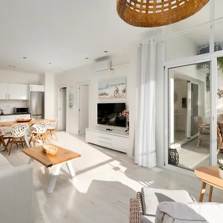 Stunning Beachfront With Sea Views Benalmadena