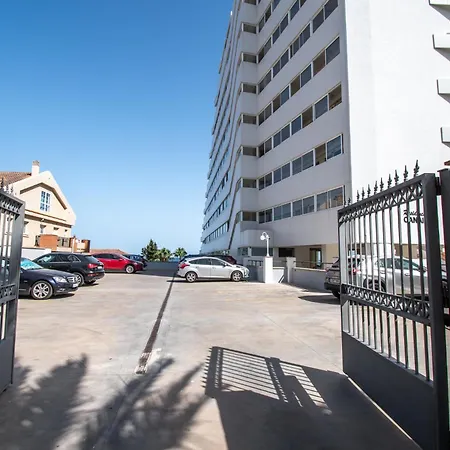 Апартаменты Stunning Beachfront With Sea Views