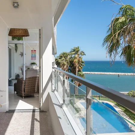 Stunning Beachfront With Sea Views Апартаменты *